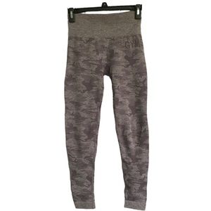 Gym shark Women's Lavander Gray Camo Leggings